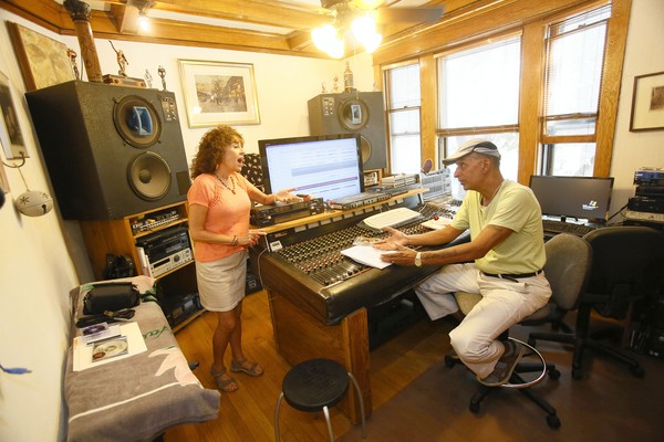 Married music-making couple Bradley Parker Sparrow and Joanie Pallatto in their north side home/studio, Friday, Sept 6, 2013, in Chicago. B583175165Z.1 (Charles Osgood/for the Chicago Tribune) B583175165Z.1